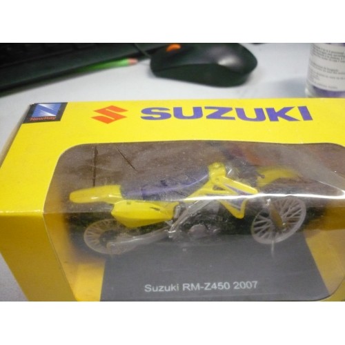 moto miniature de collection suzuki RM-Z450 1/18 e environ 12 * 7 cm